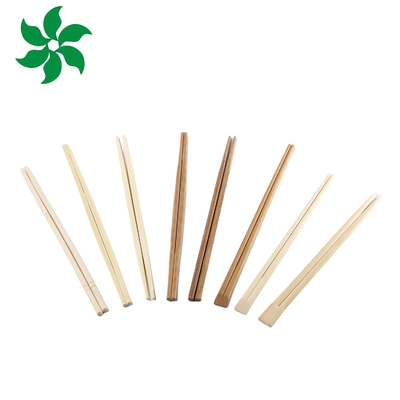Des baguettes en bambou rondes en bambou naturel pour les besoins des clients.
