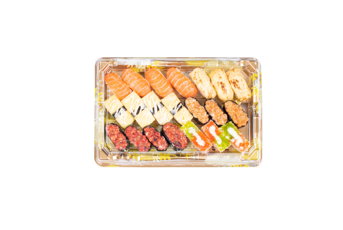 Plateaux de sushis avec couvercle pour les plats à emporter et les desserts Pet jetable avec boîte à pâtisserie couverture