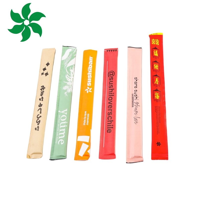 Des baguettes en bambou rondes en bambou naturel pour les besoins des clients.
